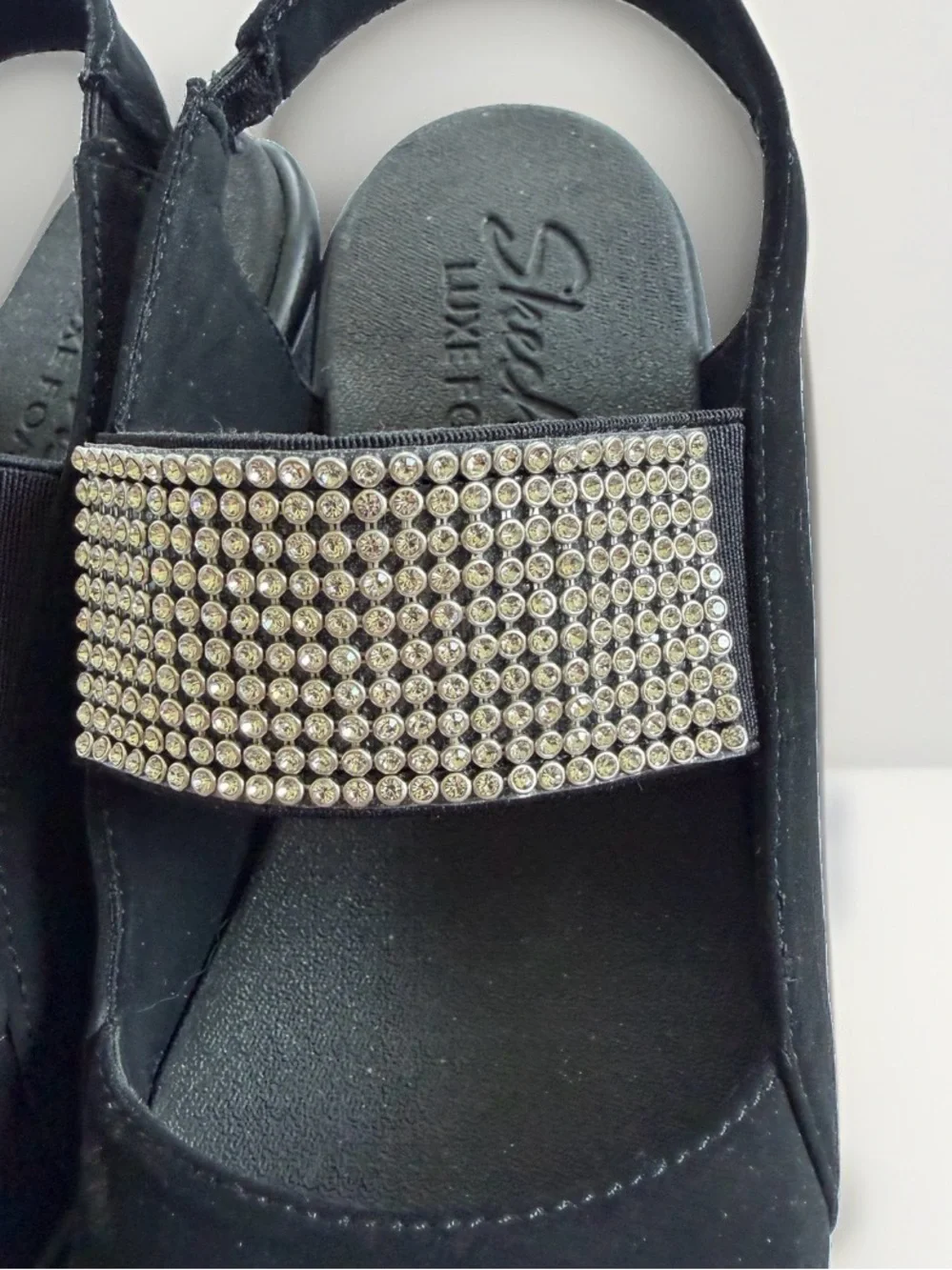 Skechers Luxe Foam Womens 7 Black Rhinestone Wedge Sandals Slingback Open Toe